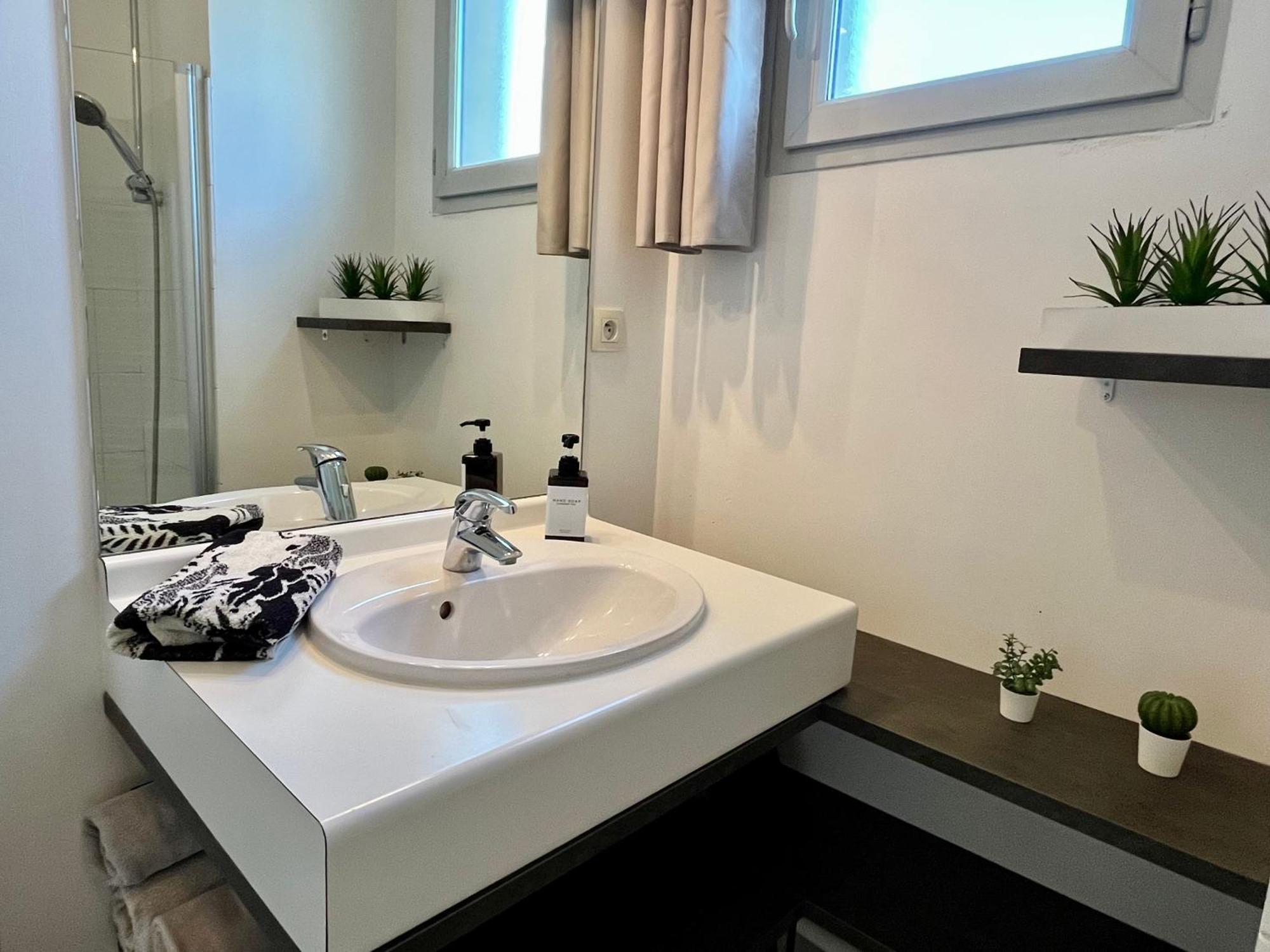 Bngo I Immense Rooftop Lyon I 2 Chambres, 4 Places Parkings, 2 Immenses Terrasses, 8 Personnes Buitenkant foto